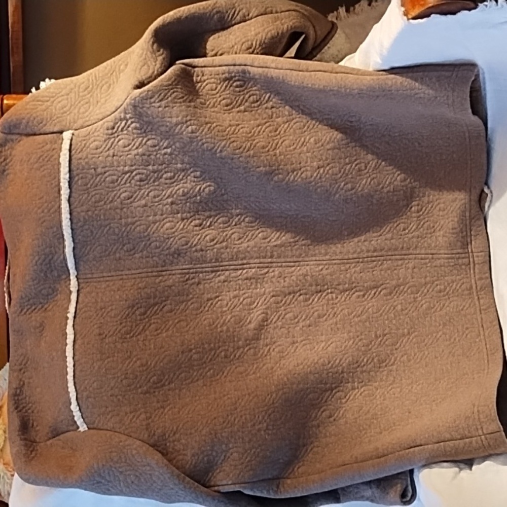 🧥 Jacket - Picture 3 of 5